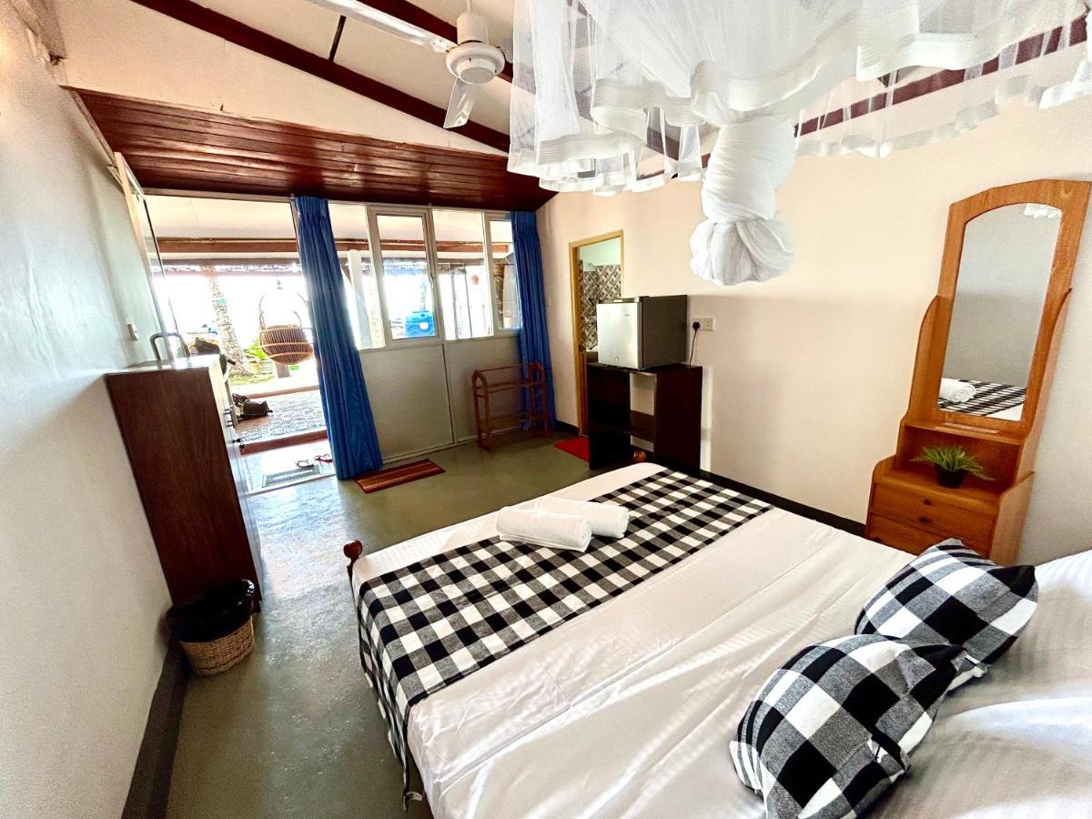 Kenno'S Korner Hotell Weligama Exteriör bild