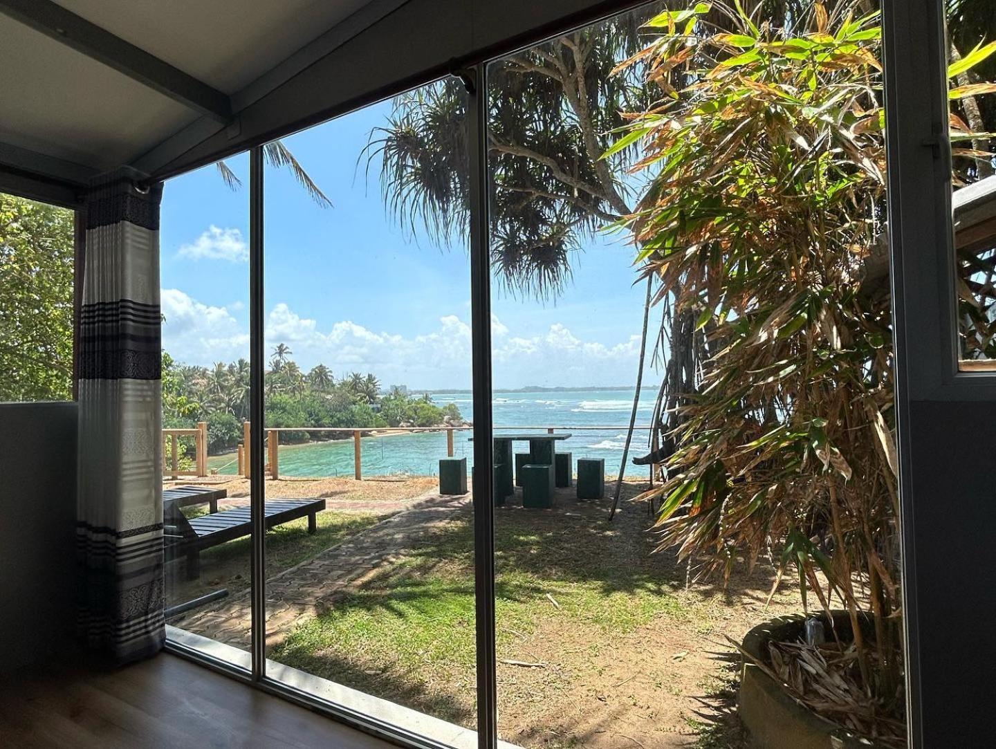 Kenno'S Korner Hotell Weligama Exteriör bild