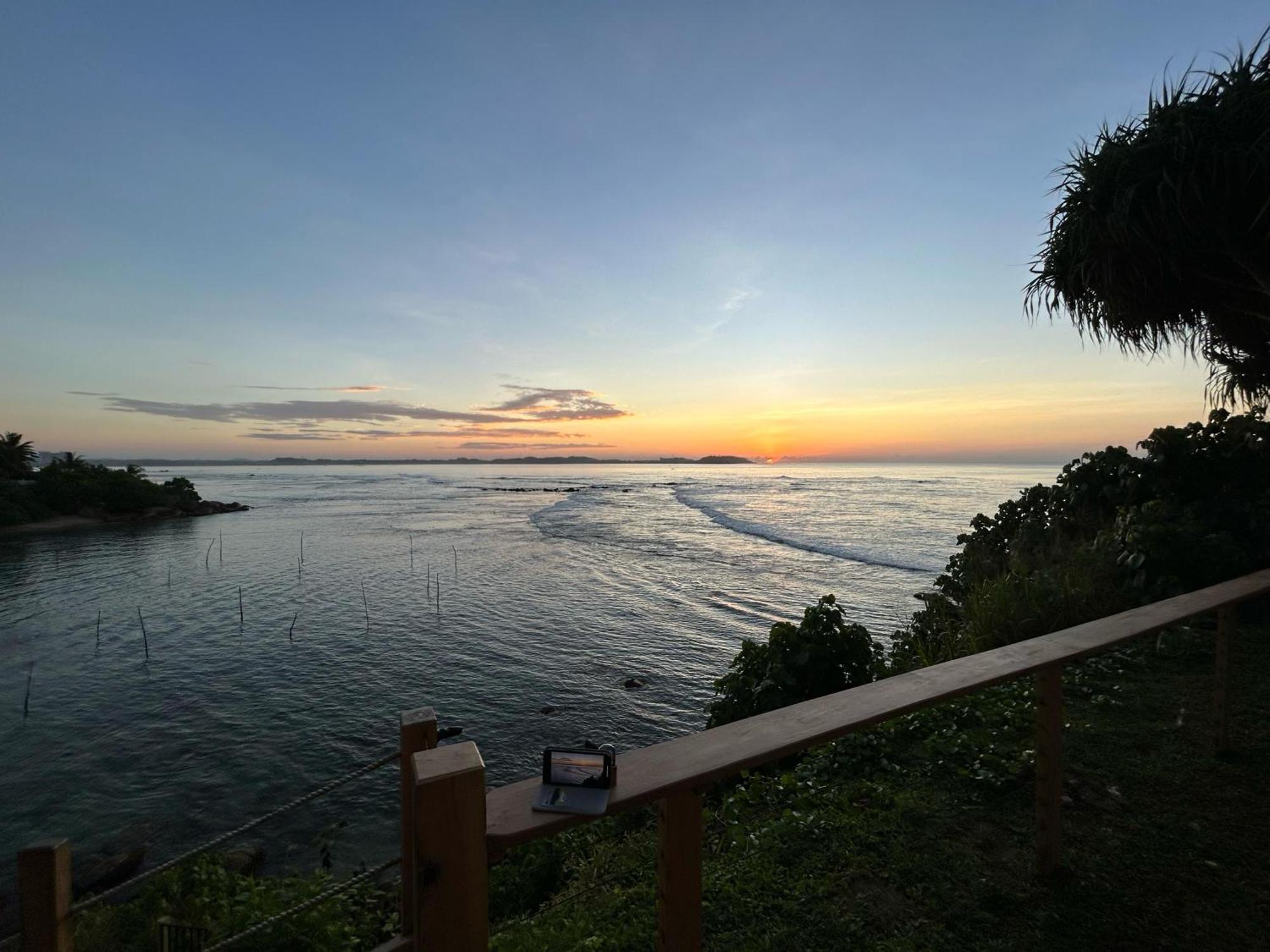 Kenno'S Korner Hotell Weligama Exteriör bild