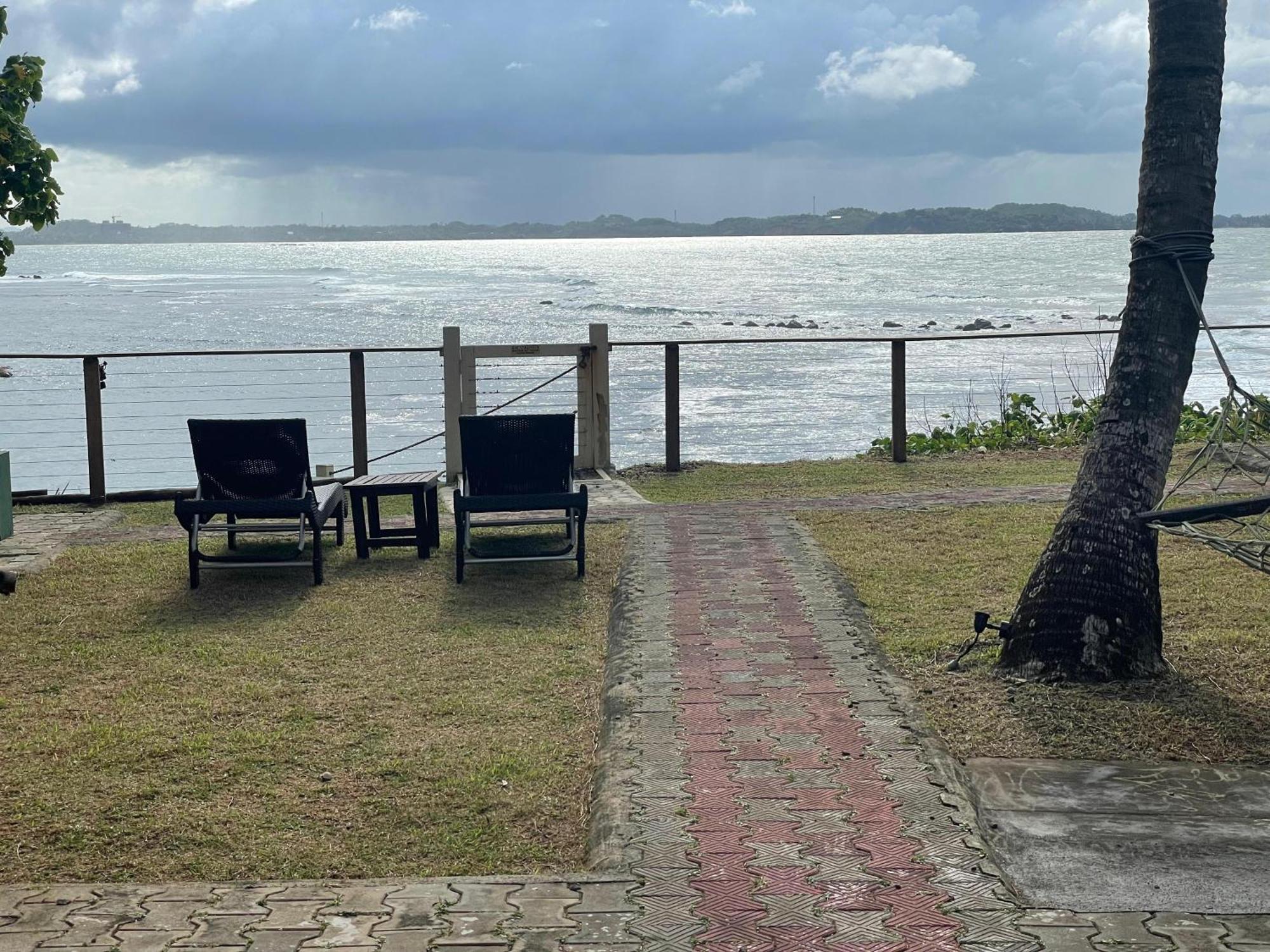 Kenno'S Korner Hotell Weligama Exteriör bild